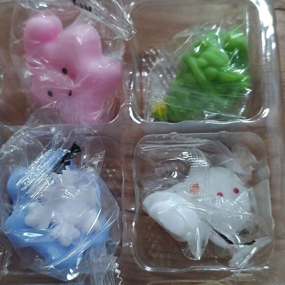 Advent Calendar  Christmas 24 mochi squishables to open New in sealed packages - Picture 8 of 11